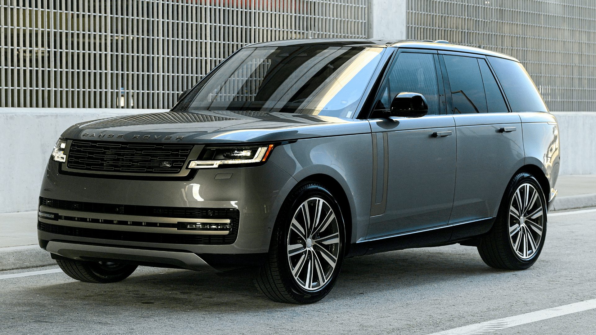 2023 Range Rover Grey Front Qu20zh9mmkxvk1wa6ve7lzscs55w8xw7h3gj7l2z9c